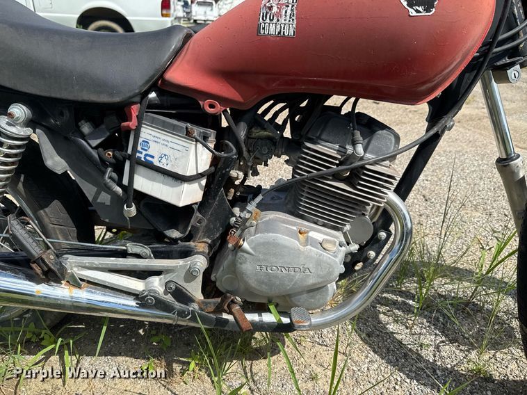 image for item DU9388 1996 Honda CB250  motorcycle