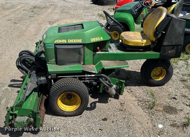 image for item DU9389 2000 John Deere 2653A reel mower