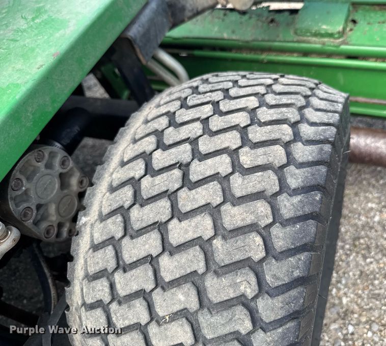 image for item DU9389 2000 John Deere 2653A reel mower