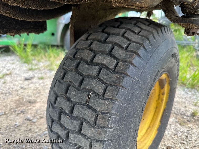 image for item DU9389 2000 John Deere 2653A reel mower