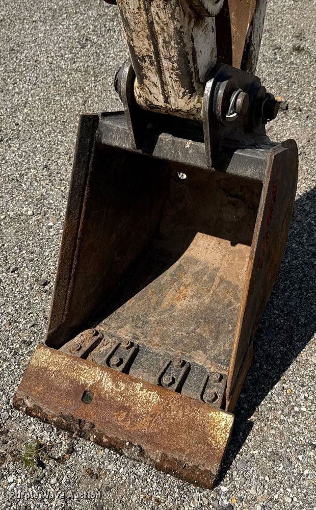 image for item DU9390 1998 Bobcat 331 mini excavator