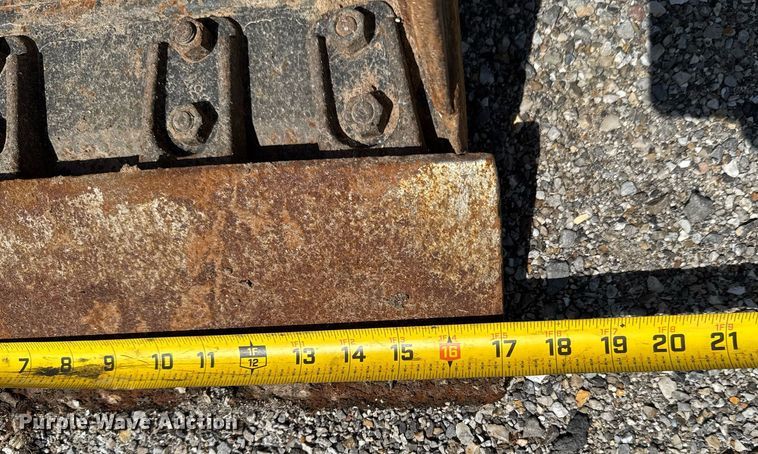 image for item DU9390 1998 Bobcat 331 mini excavator