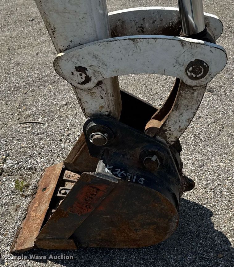 image for item DU9390 1998 Bobcat 331 mini excavator