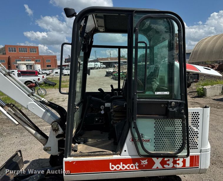 image for item DU9390 1998 Bobcat 331 mini excavator