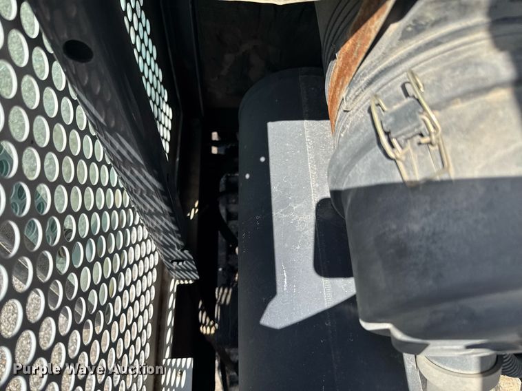 image for item DU9390 1998 Bobcat 331 mini excavator