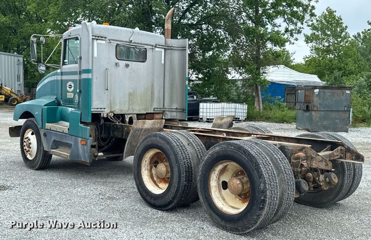 image for item DU9755 1988 Kenworth T60 semi truck