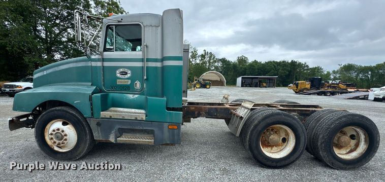 image for item DU9755 1988 Kenworth T60 semi truck