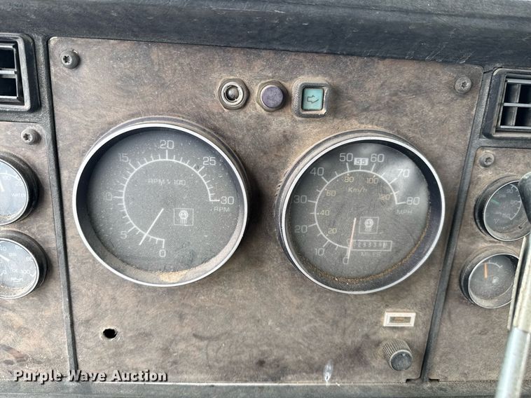 image for item DU9755 1988 Kenworth T60 semi truck