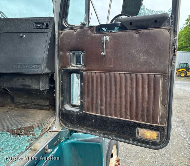 image for item DU9755 1988 Kenworth T60 semi truck