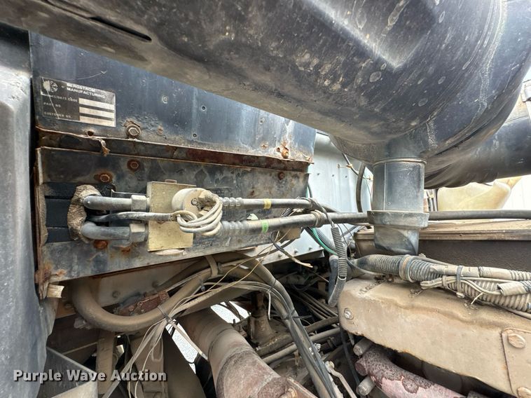 image for item DU9755 1988 Kenworth T60 semi truck