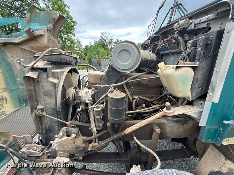 image for item DU9755 1988 Kenworth T60 semi truck