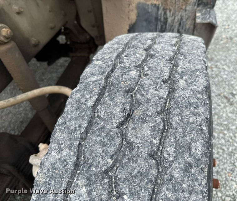 image for item DU9755 1988 Kenworth T60 semi truck