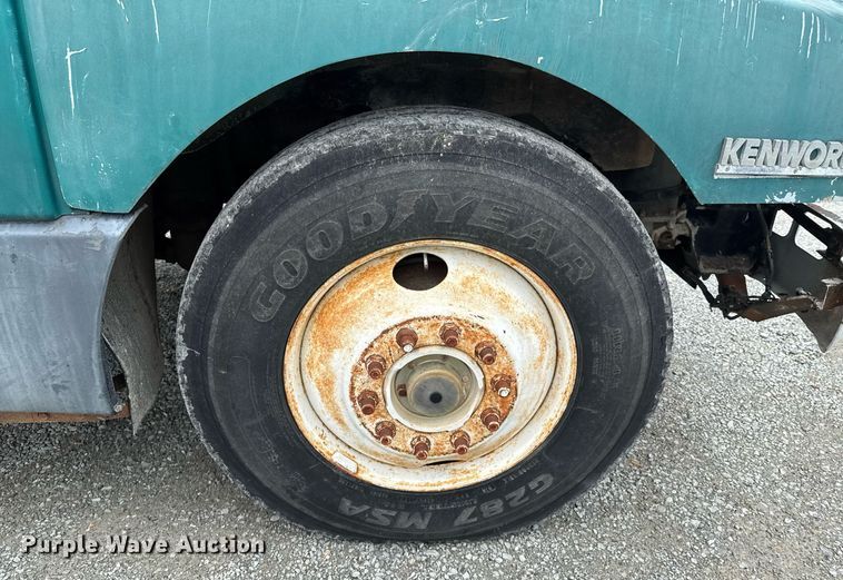 image for item DU9755 1988 Kenworth T60 semi truck