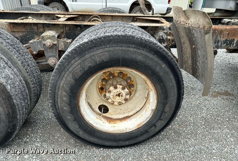 image for item DU9755 1988 Kenworth T60 semi truck