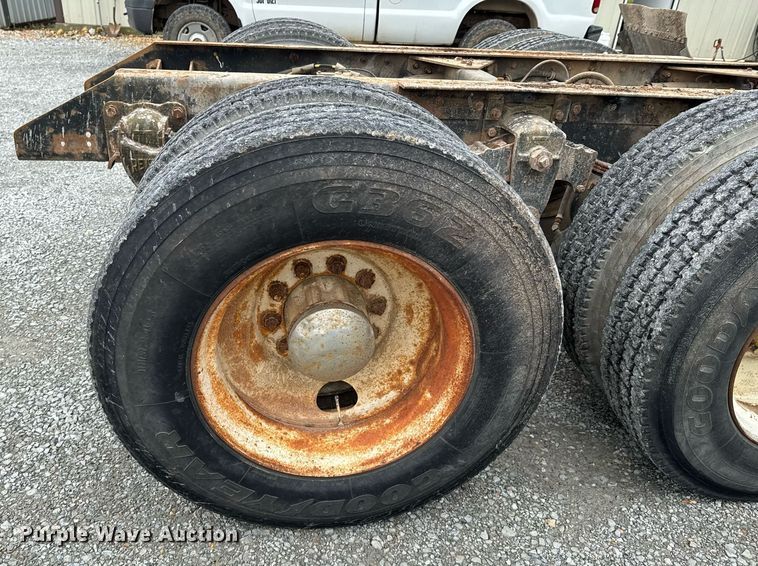 image for item DU9755 1988 Kenworth T60 semi truck