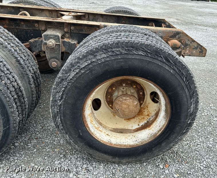 image for item DU9755 1988 Kenworth T60 semi truck