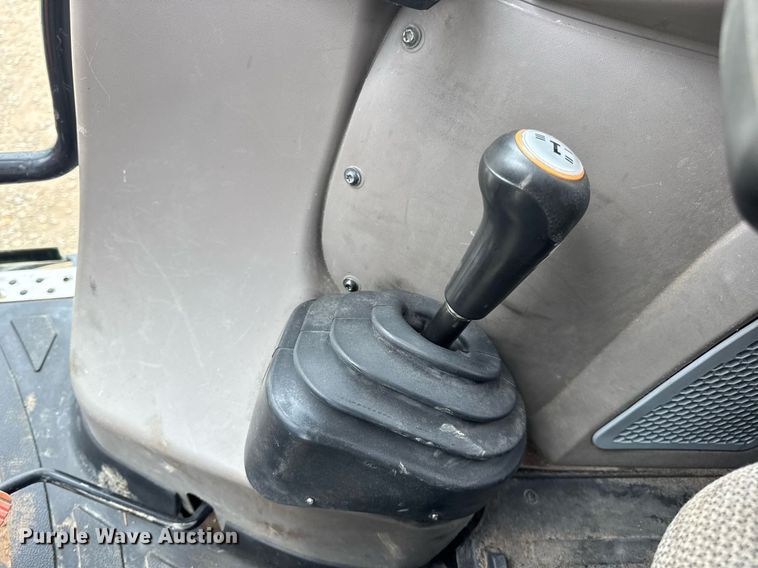 image for item DW3377 2014 Case IH Farmall 105U MFWD tractor