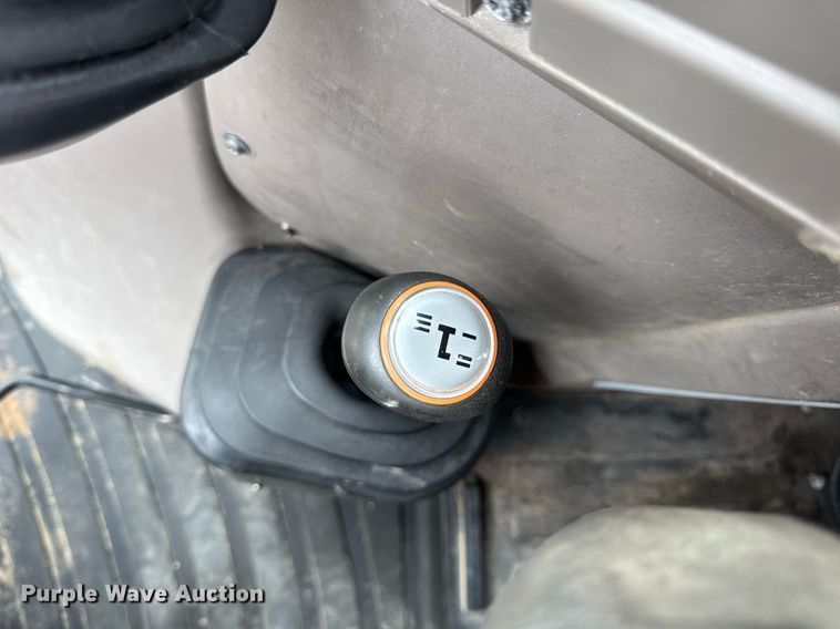 image for item DW3377 2014 Case IH Farmall 105U MFWD tractor