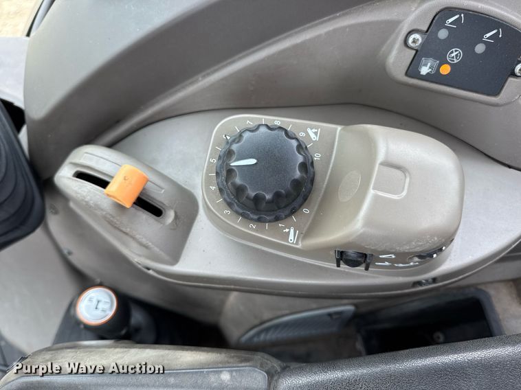 image for item DW3377 2014 Case IH Farmall 105U MFWD tractor