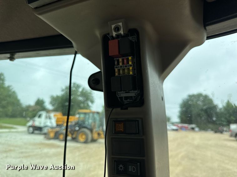 image for item DW3377 2014 Case IH Farmall 105U MFWD tractor