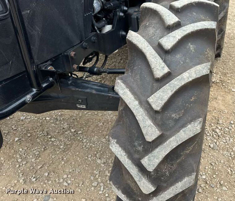 image for item DW3377 2014 Case IH Farmall 105U MFWD tractor