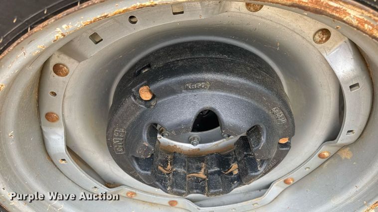 image for item DW3377 2014 Case IH Farmall 105U MFWD tractor