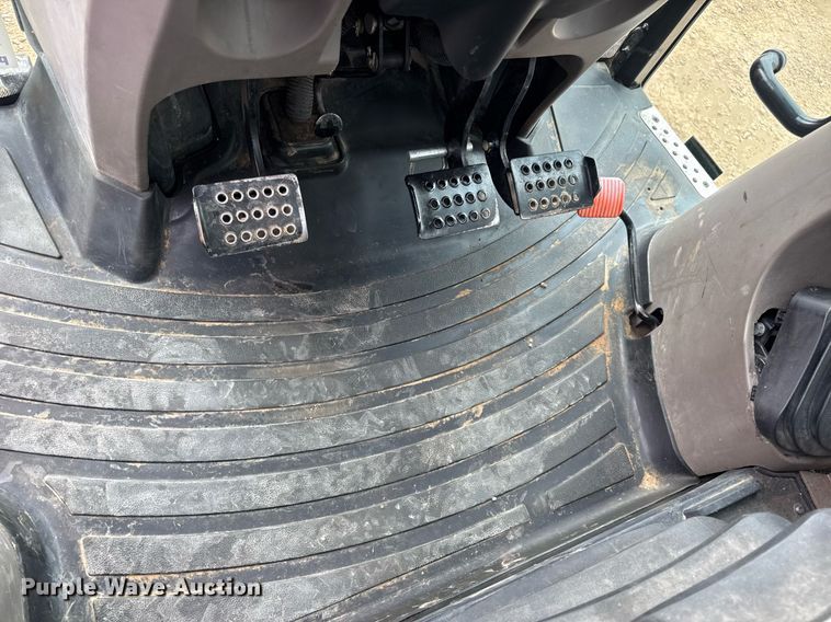 image for item DW3378 2014 Case IH Farmall 105U MFWD tractor