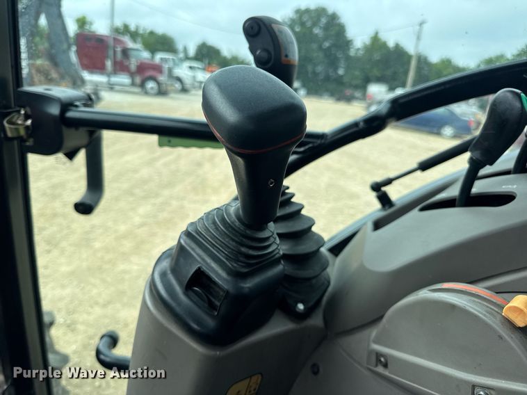 image for item DW3378 2014 Case IH Farmall 105U MFWD tractor