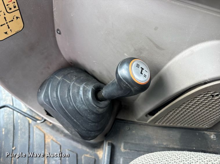 image for item DW3378 2014 Case IH Farmall 105U MFWD tractor