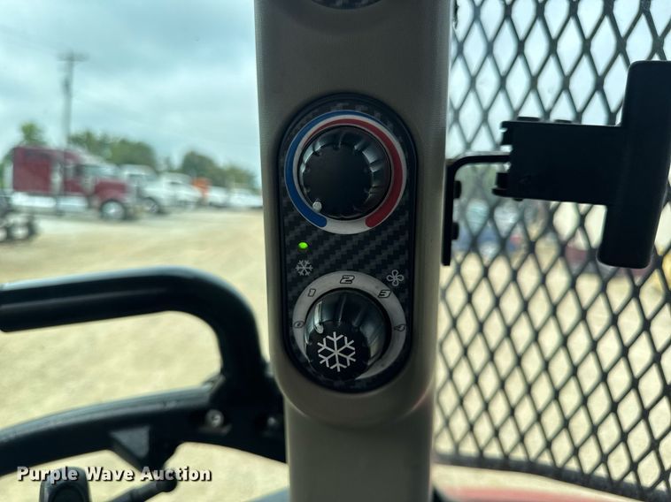 image for item DW3378 2014 Case IH Farmall 105U MFWD tractor