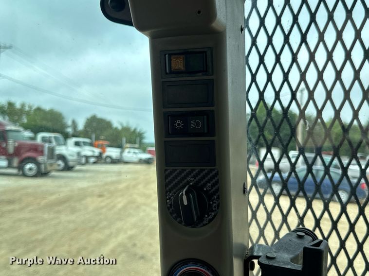 image for item DW3378 2014 Case IH Farmall 105U MFWD tractor