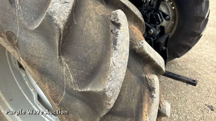 image for item DW3378 2014 Case IH Farmall 105U MFWD tractor