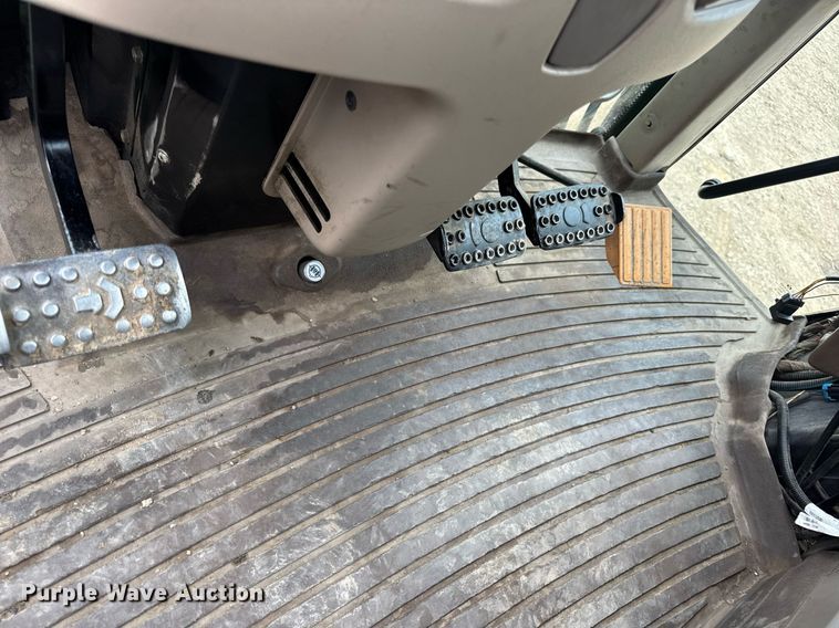 image for item DW3380 2009 John Deere 6430 Premium MFWD tractor