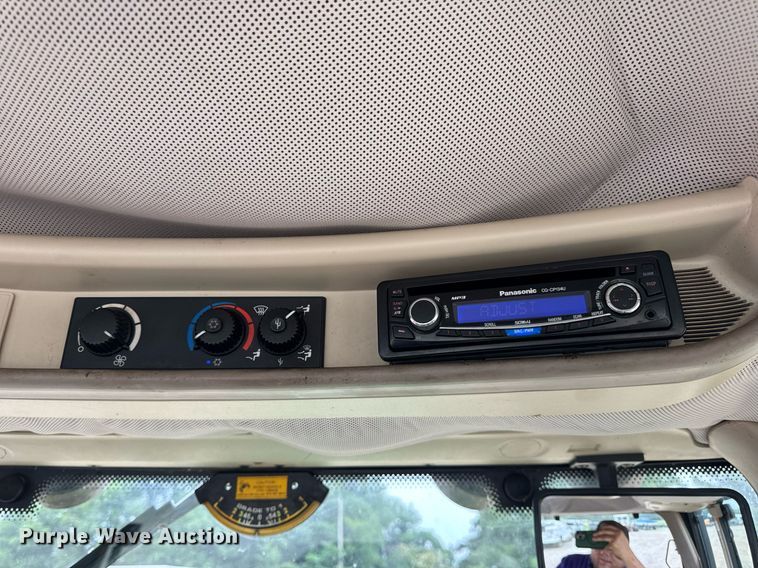 image for item DW3380 2009 John Deere 6430 Premium MFWD tractor