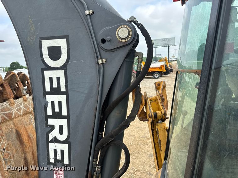 image for item DW3382 2008 John Deere 410J backhoe