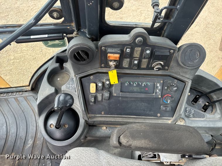 image for item DW3382 2008 John Deere 410J backhoe