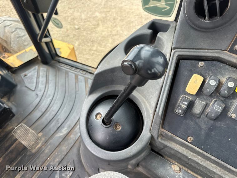image for item DW3382 2008 John Deere 410J backhoe