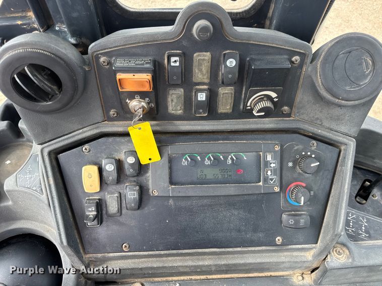 image for item DW3382 2008 John Deere 410J backhoe