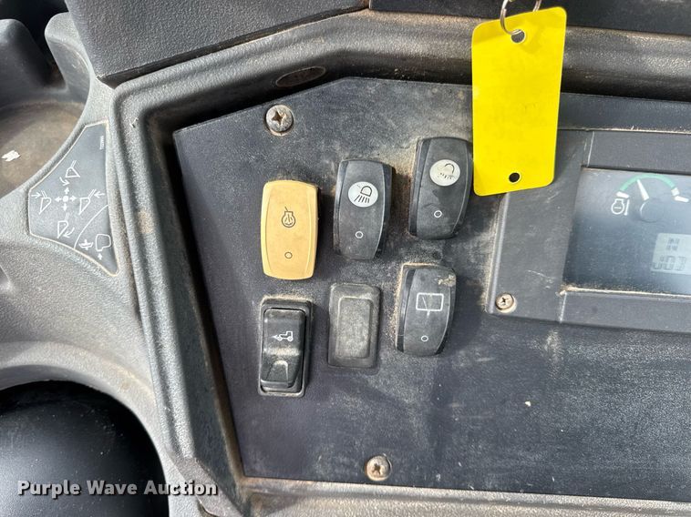 image for item DW3382 2008 John Deere 410J backhoe