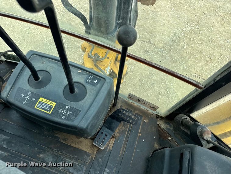 image for item DW3382 2008 John Deere 410J backhoe