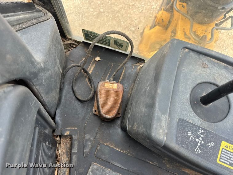 image for item DW3382 2008 John Deere 410J backhoe