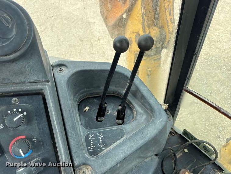 image for item DW3382 2008 John Deere 410J backhoe