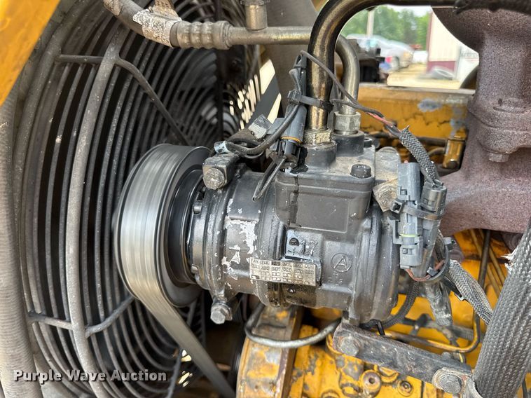 image for item DW3382 2008 John Deere 410J backhoe