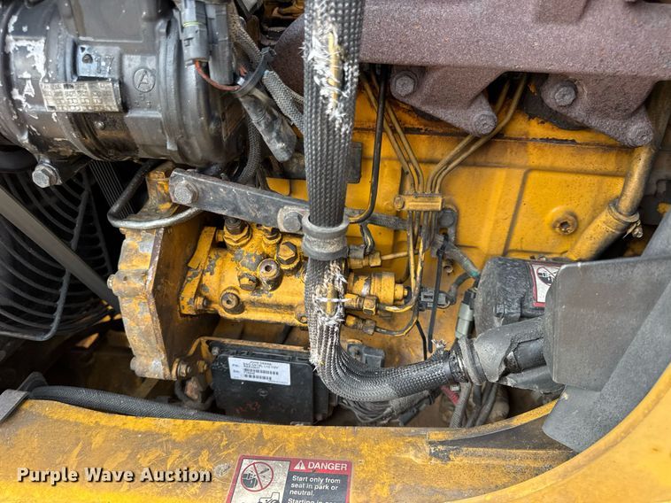 image for item DW3382 2008 John Deere 410J backhoe