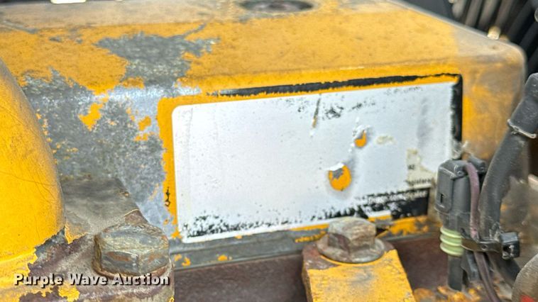 image for item DW3382 2008 John Deere 410J backhoe