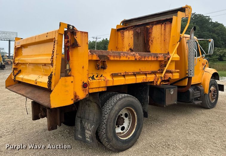 image for item DW3383 2000 International 4900 dump truck