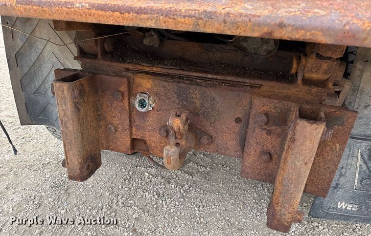 image for item DW3383 2000 International 4900 dump truck