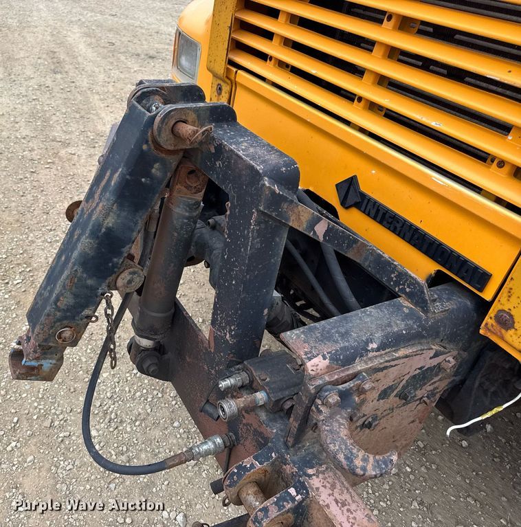 image for item DW3383 2000 International 4900 dump truck