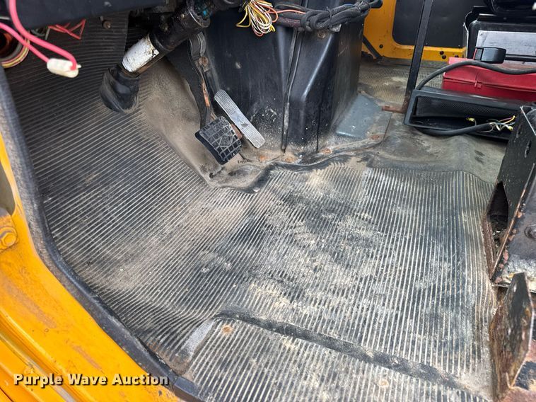 image for item DW3383 2000 International 4900 dump truck