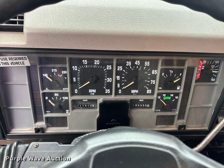 image for item DW3383 2000 International 4900 dump truck